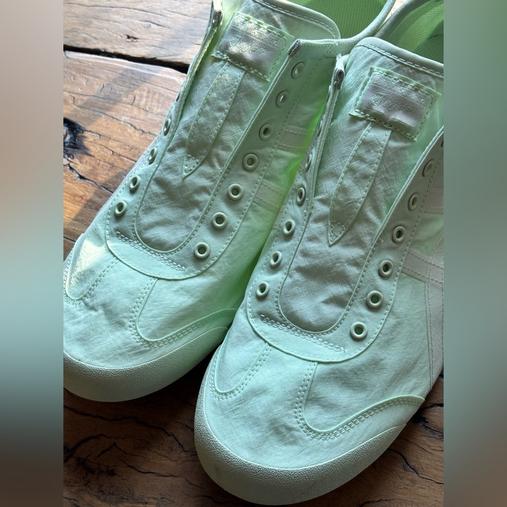 NOT FOR SALE Onitsuka Tiger by ASICS Mexico 66 Slip On Green Cream Sneakers NWOT - Picture 2 of 11
